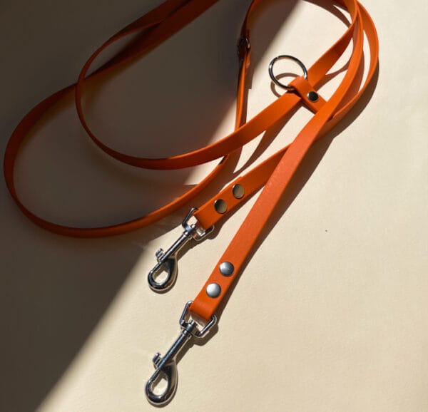 Oranžinis daugiafunkcinis pavadėlis