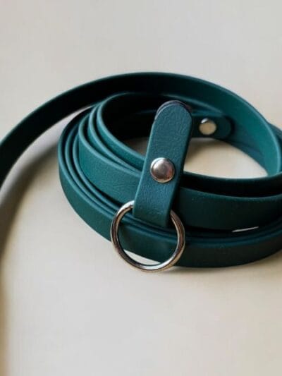 Tamsiai žalias multi pavadėlis