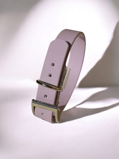 lilac antkaklis stroberi