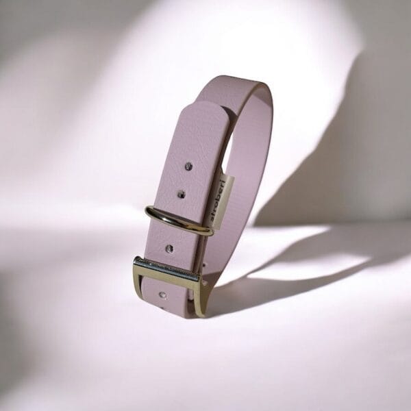 lilac antkaklis stroberi