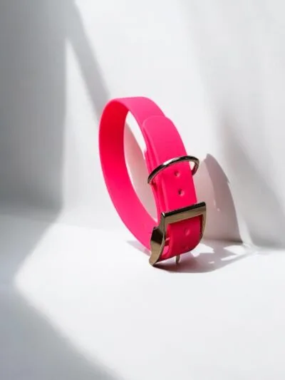 stroberi neon pink midi antkaklis
