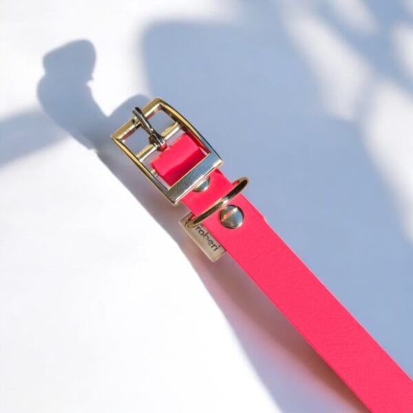 stroberi neon pink midi antkaklis