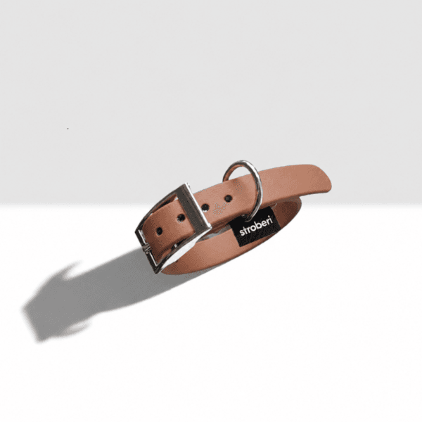 brown mini antkaklis stroberi